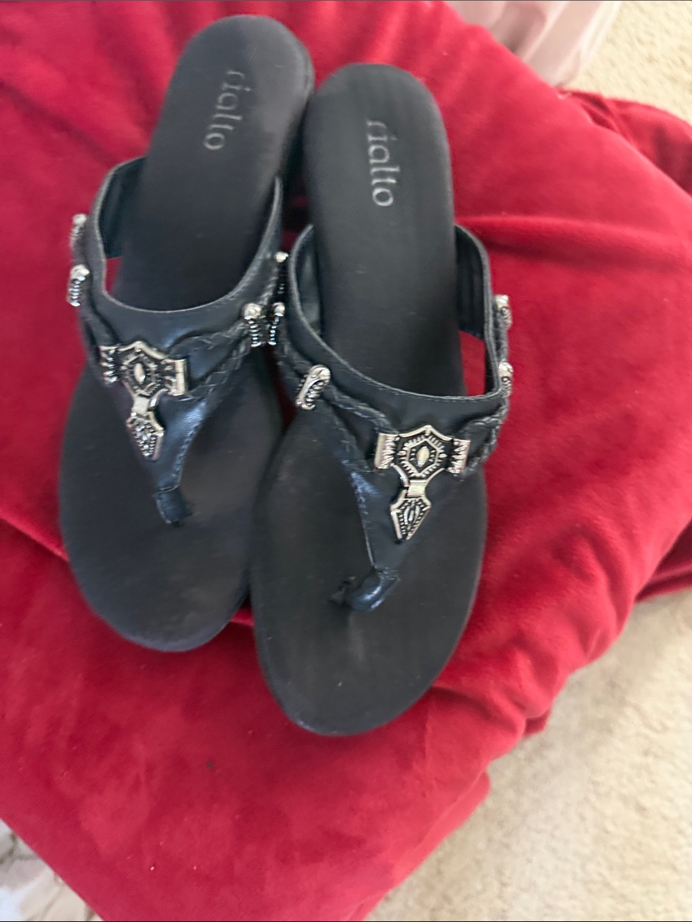 Rialto Black Thong Sandals with Silver-Tone Decorative Accents